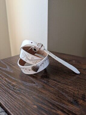 Vintage Silver Creek Collection Leegin White Leather Heart Concho Belt Strap